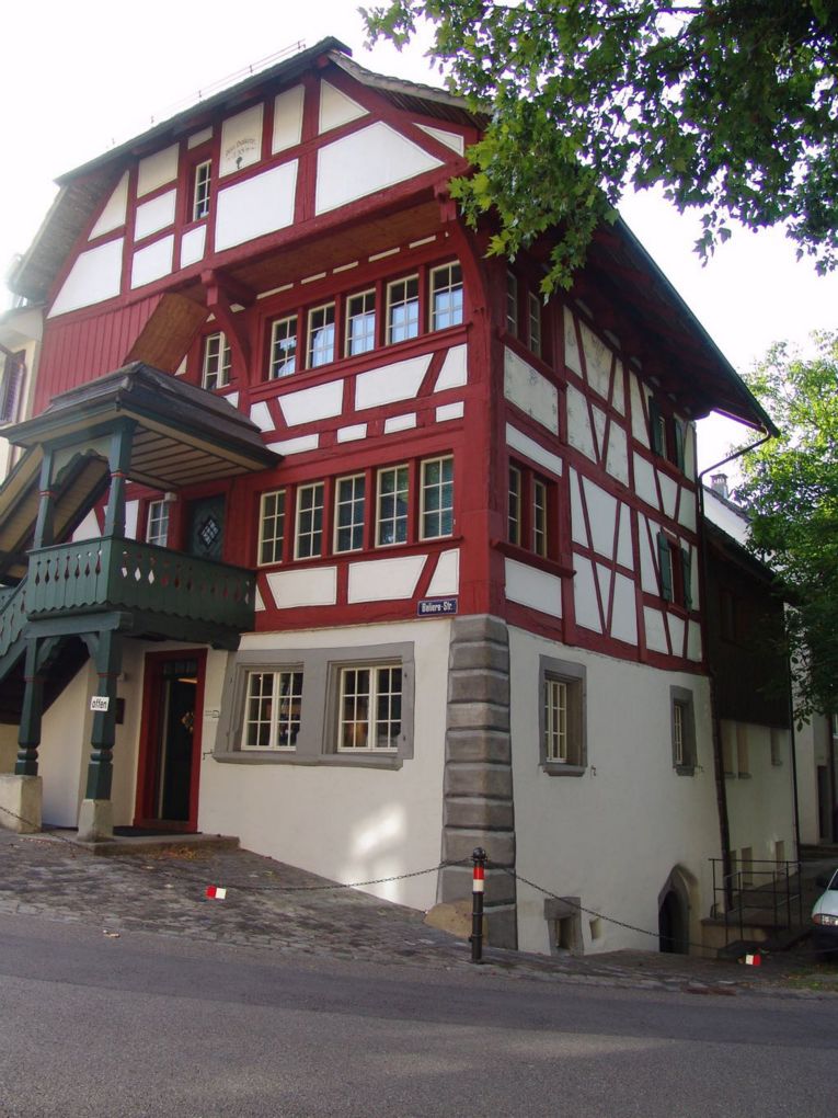 Die Galerie befindet sich in diesem, 1558 erbauten Riegelhaus
