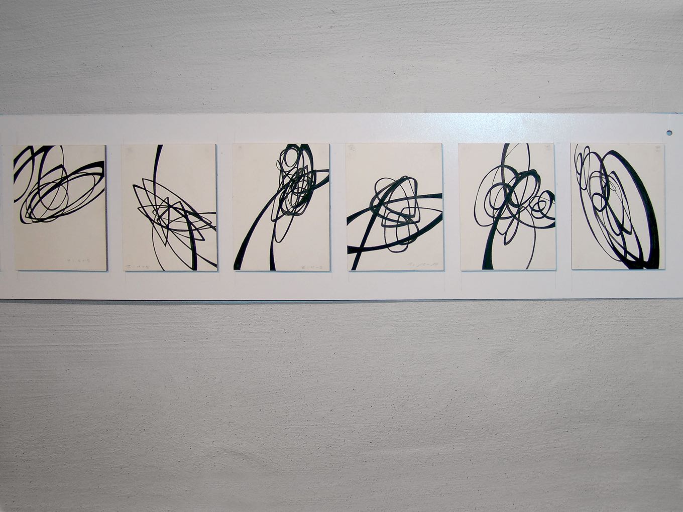 Simon Krüsi: Ausschnitt von Harmatan, 2010, Mixed Media auf Papier, betehend aus 4 x 70 x 32cm und 2 x 35 x 32cm
