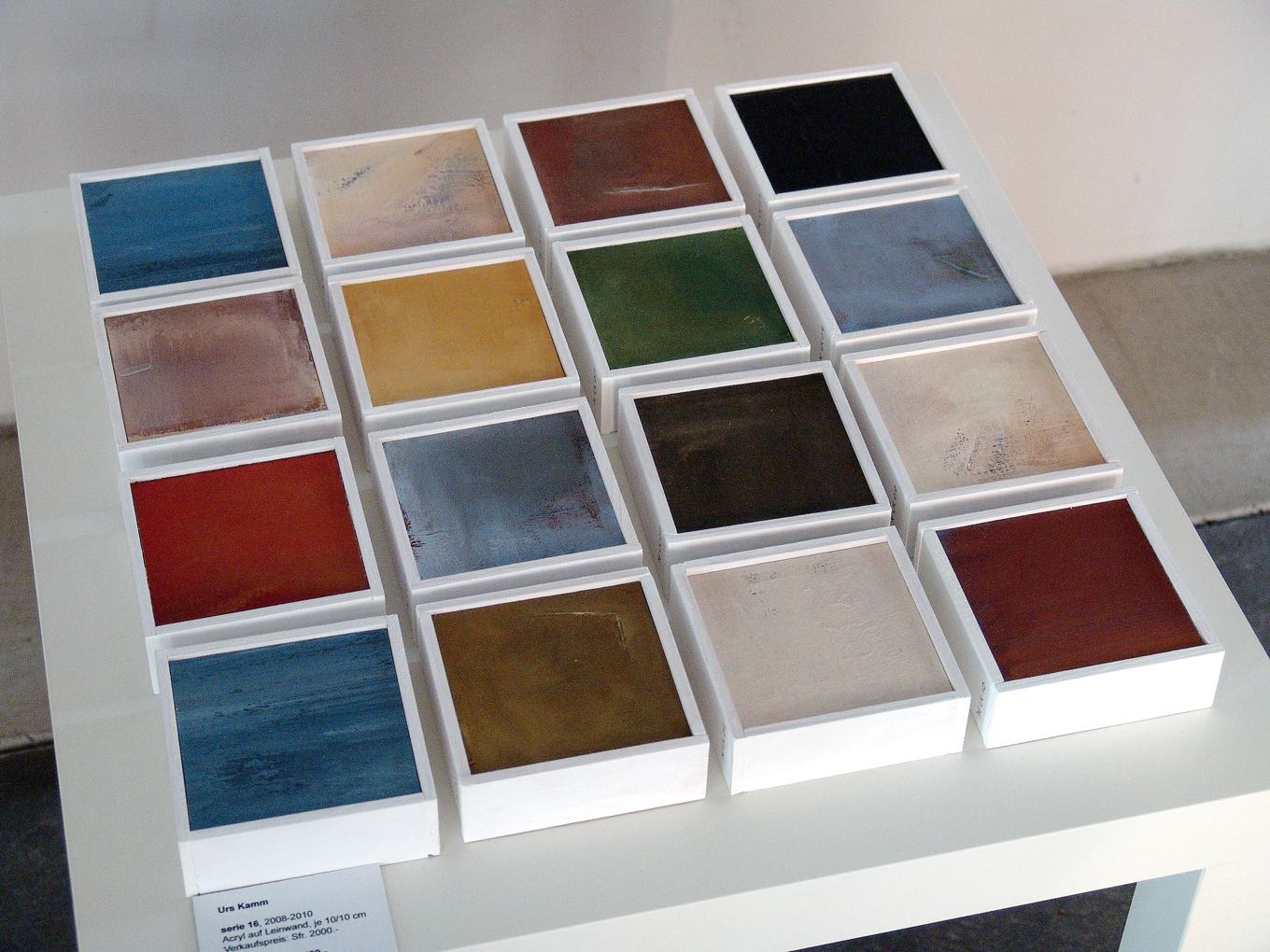 Urs Kamm: Serie 16, 2008–10, Acryl auf Leinwand, je 10 x 10cm