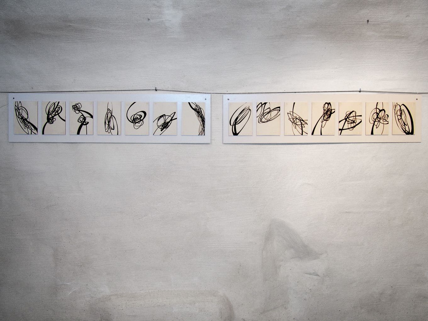 Simon Krüsi: Hohelied, 2001, Tusche auf Papier, 2 x 98,5 x 24,5cm