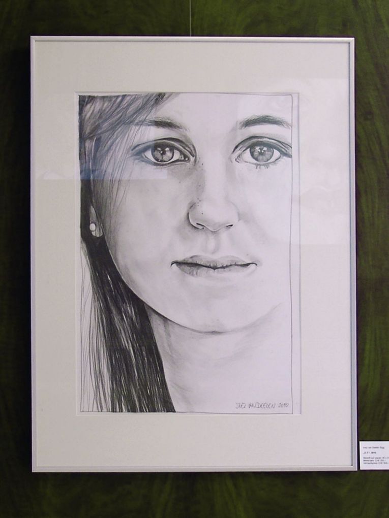 Inez van Deelen Sigg: Jonge vrouw 2, 2010, Bleistift auf Papier, 60 x 40cm