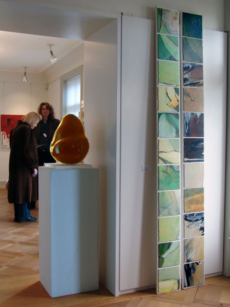 Annemarie Graf: Experiment, 2009, Acryl, je 20 x 20cm auf Panel. Links: Margo's Matrona.