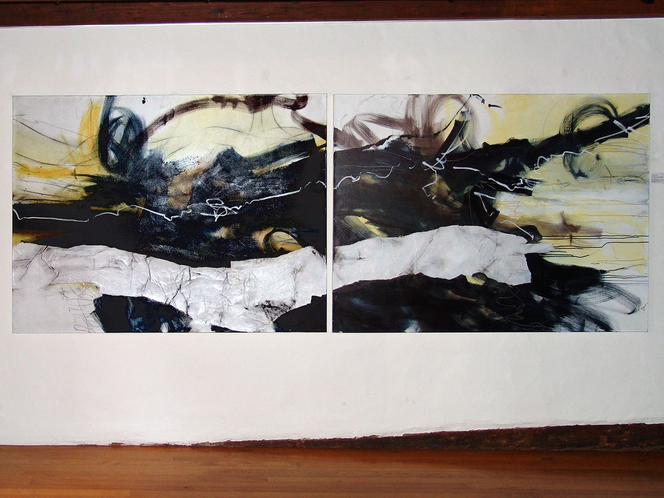 Annemarie Graf: Painsgray/neapelgelb, 2009, Acryl und collage auf Leinwand, 2 x 120 x 160cm